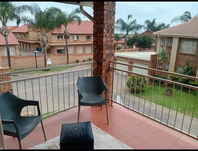 0 BEDROOM APARTMENT FOR SALE IN MAGALIESKRUIN